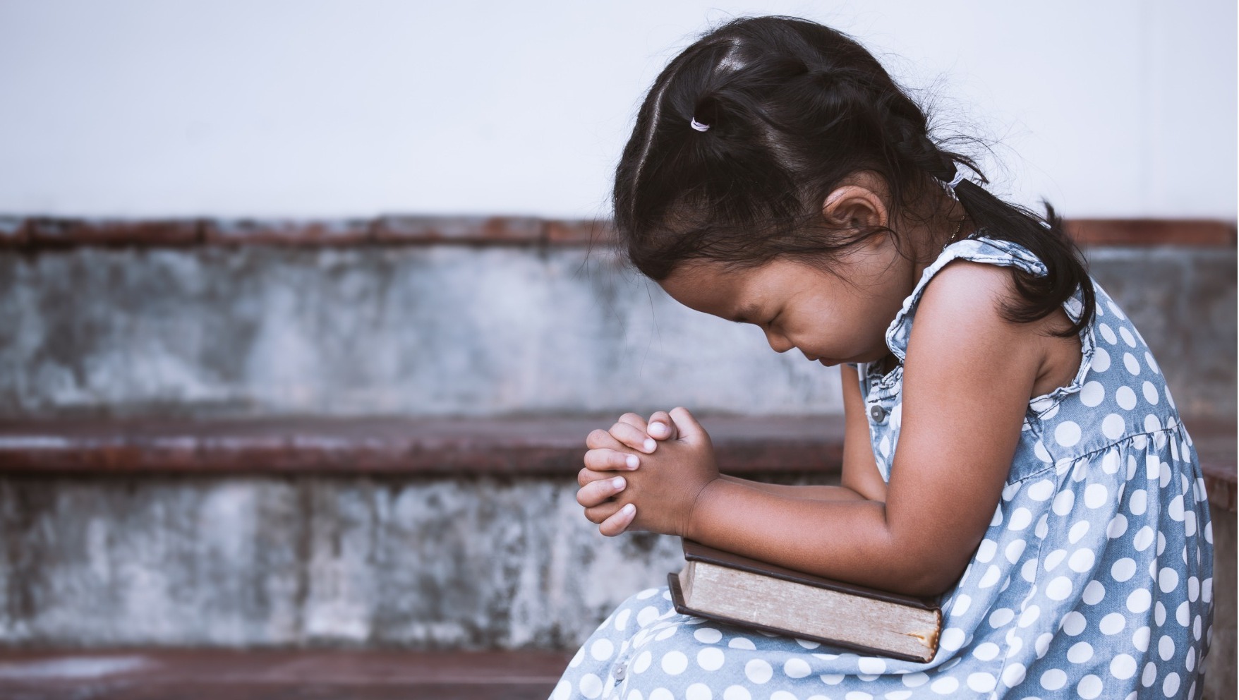 How To Talk To Your Kids About Prayer Minno Kids